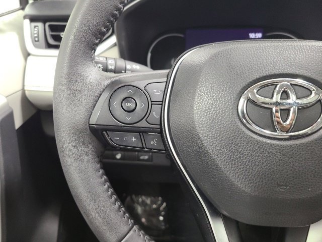 Certified Used 2024 Pearl Toyota XLE Premium image 28