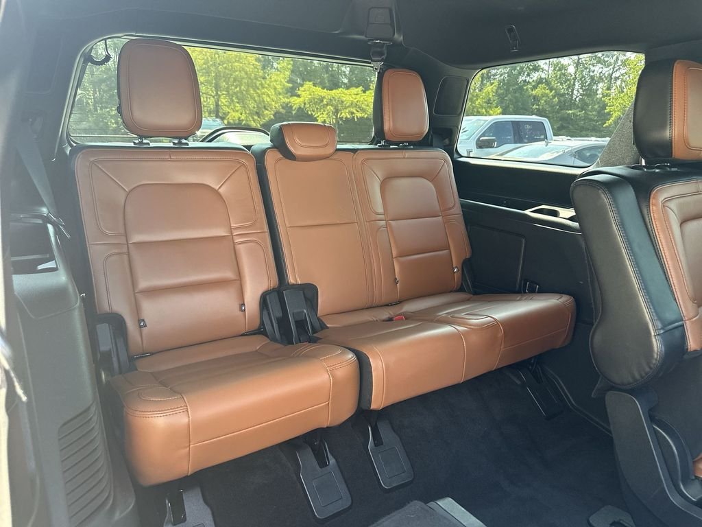 Used 2021 Black Lincoln Reserve image 27