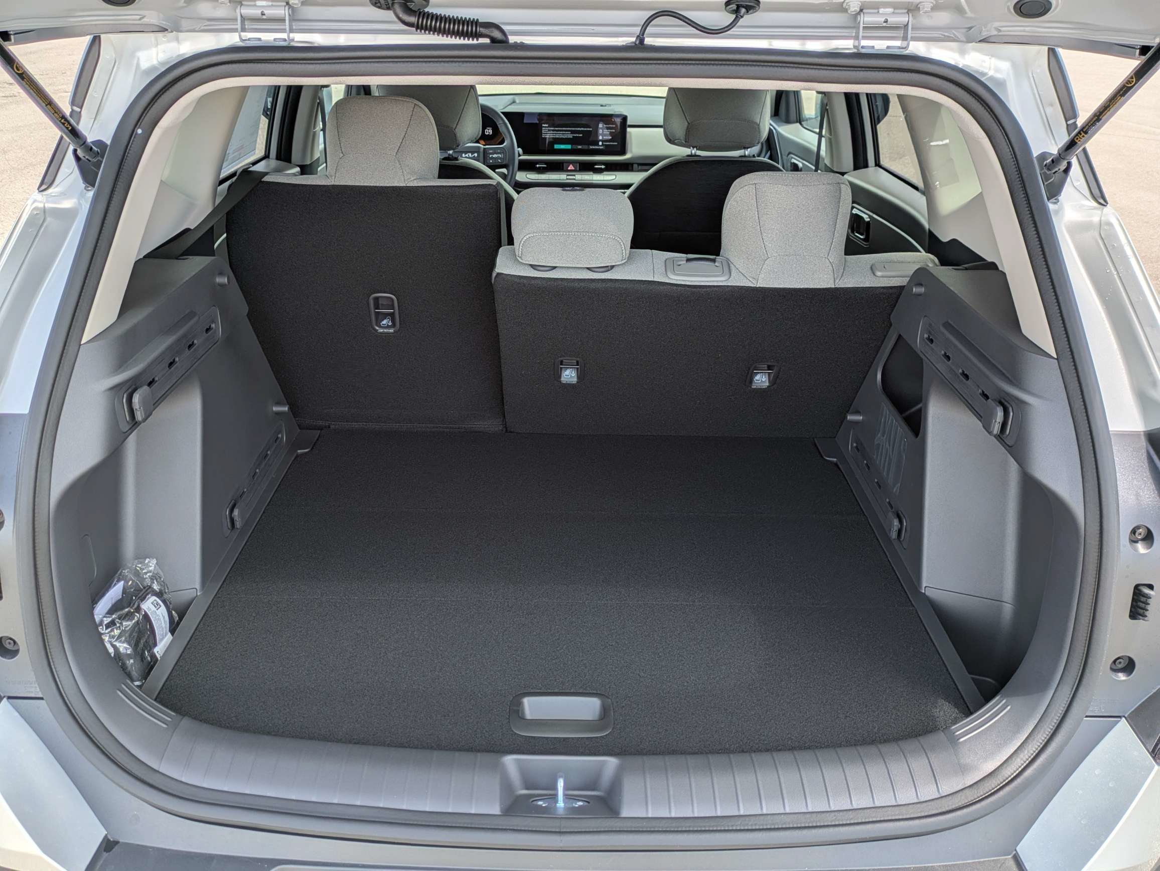 New 2027 Ivory Silver Kia LX image 14