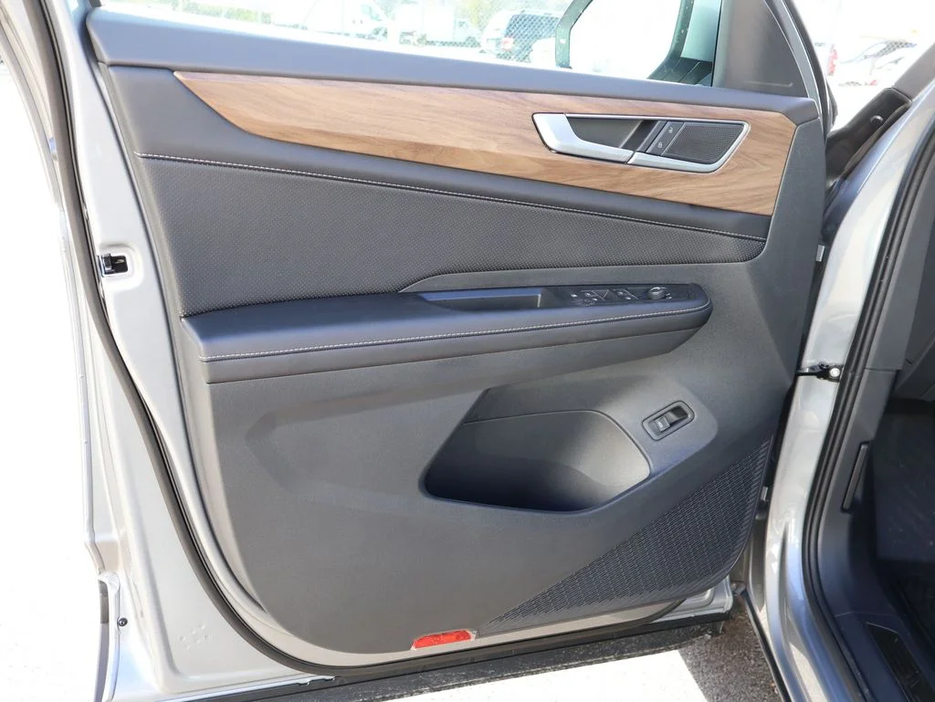 New 2026 Silver Volkswagen 2.0T SE w/Technology image 43