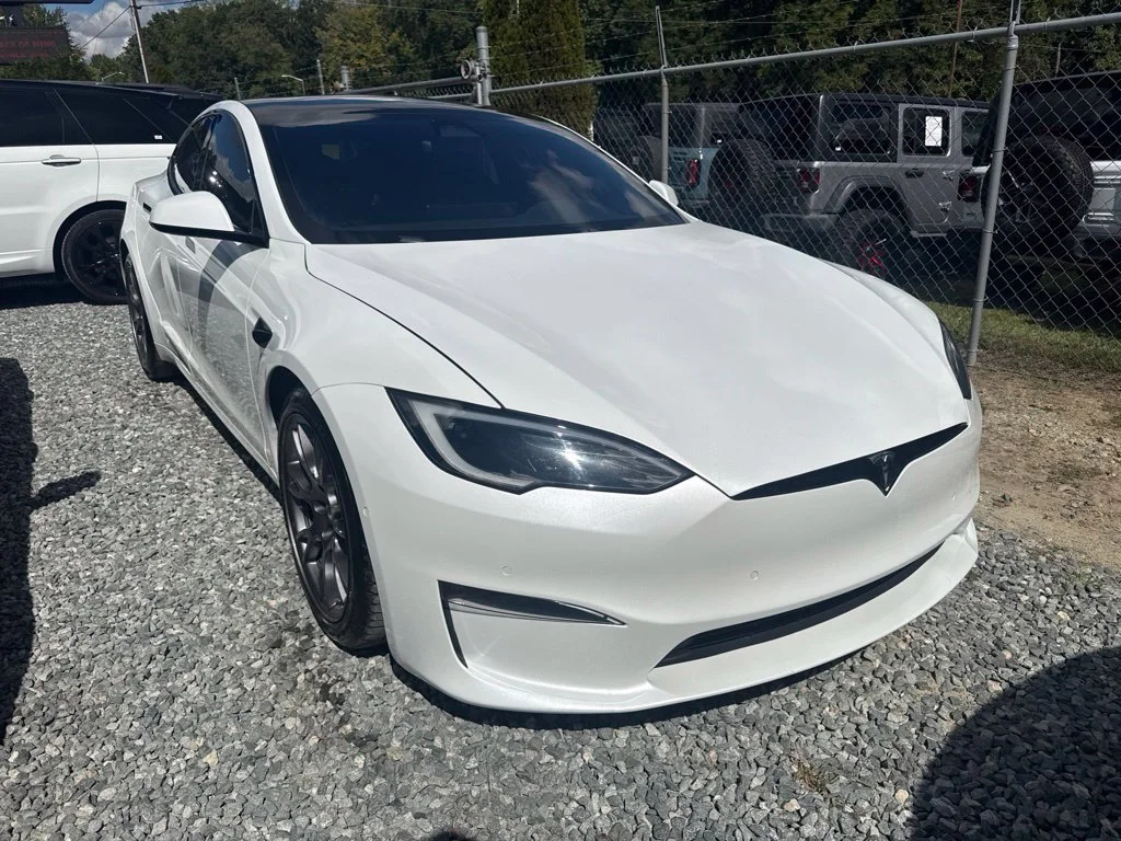 Used 2023 White Tesla Base image 2