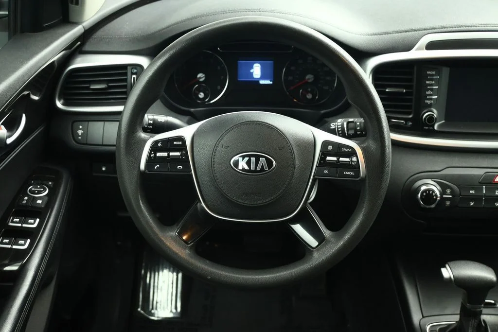 Used 2020 White Kia LX image 12
