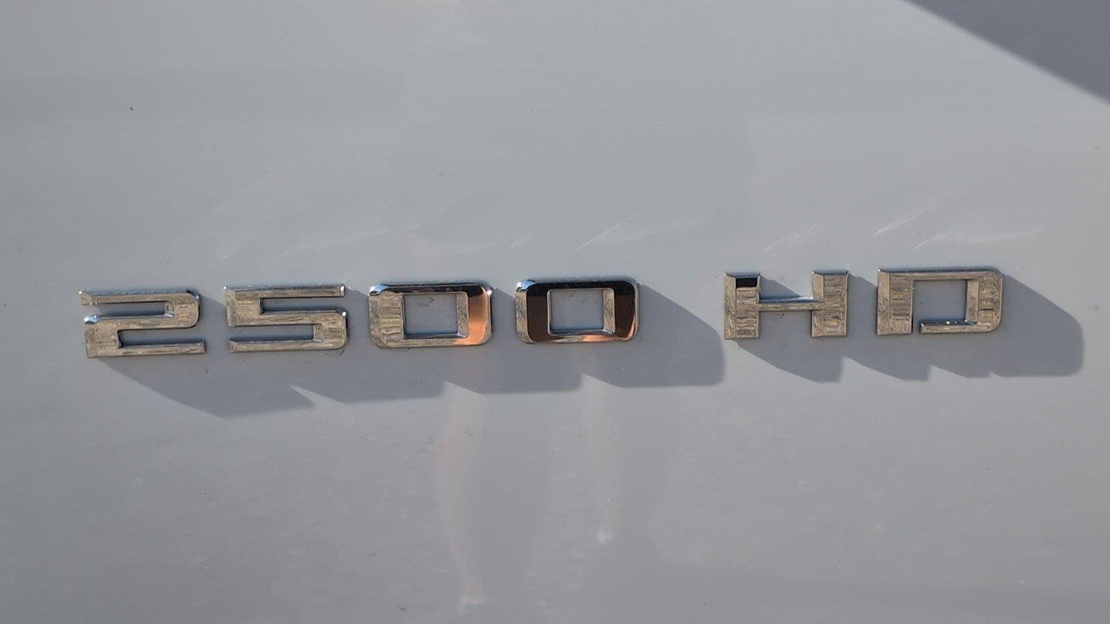 New 2026 Summit White Chevrolet Custom image 7