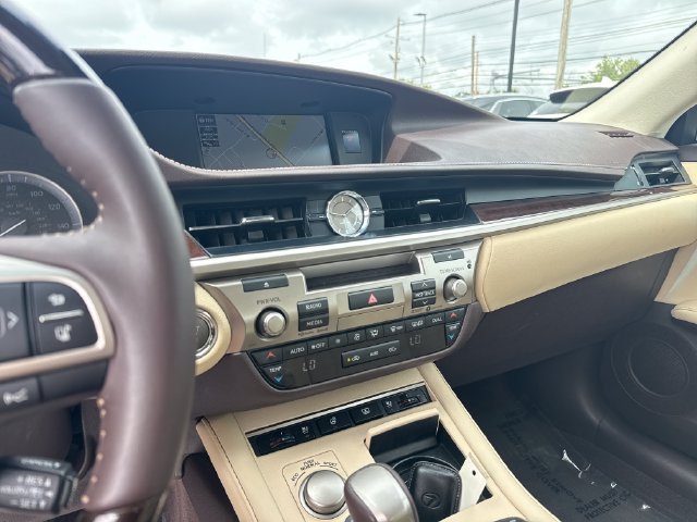 Used 2018 Beige Lexus 350 image 18