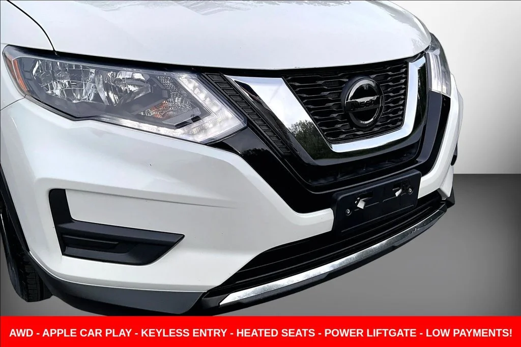 Used 2019 White Nissan SV image 39