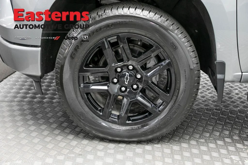 Used 2024 Gray Chevrolet Custom image 32