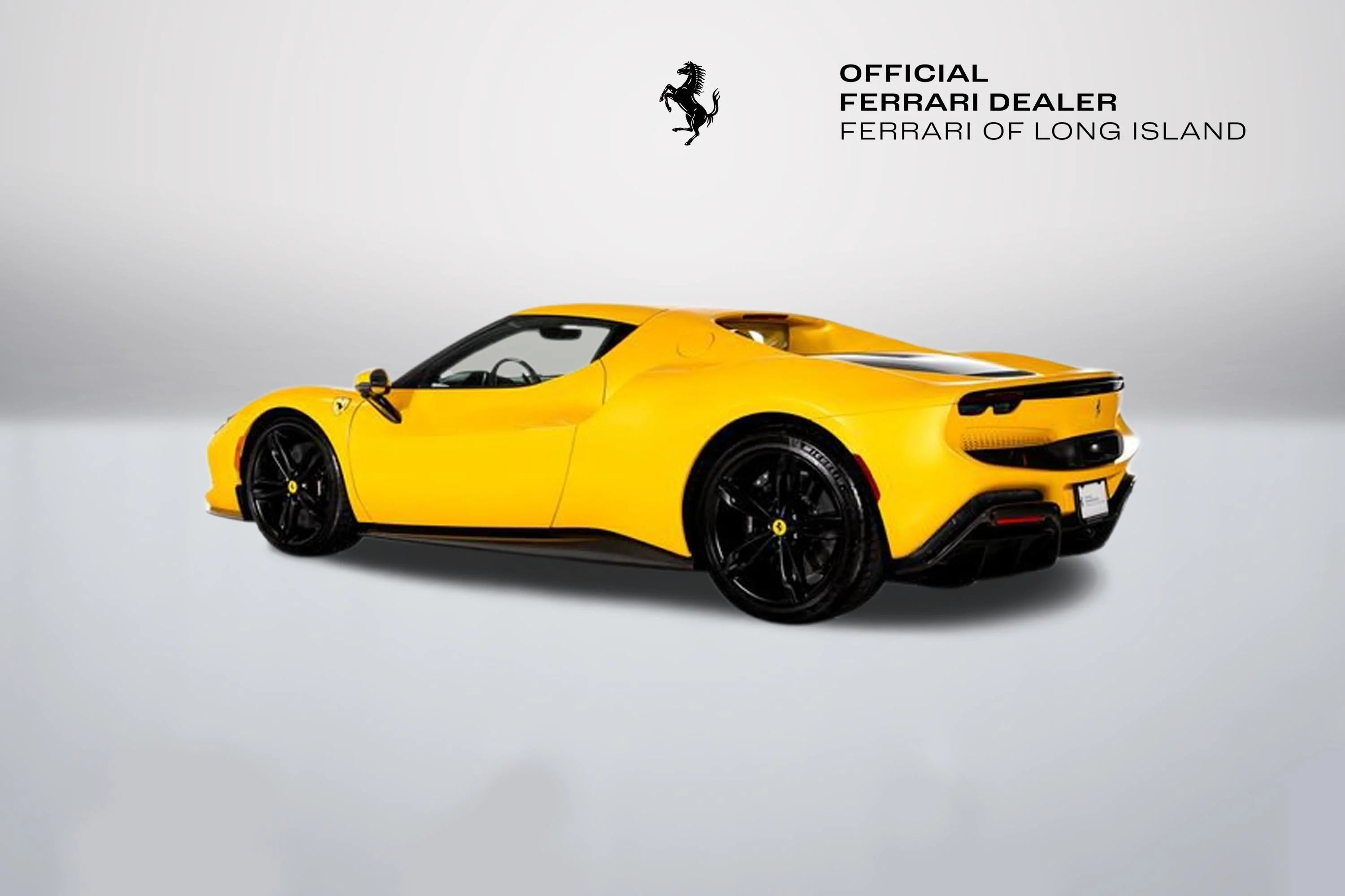 Used 2024 Giallo Triplo Strato Ferrari  image 7