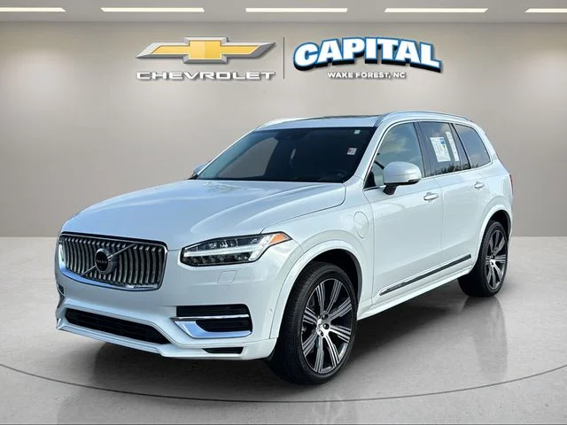 Used 2022 White Volvo T8 Inscription 7 Passenger image 32