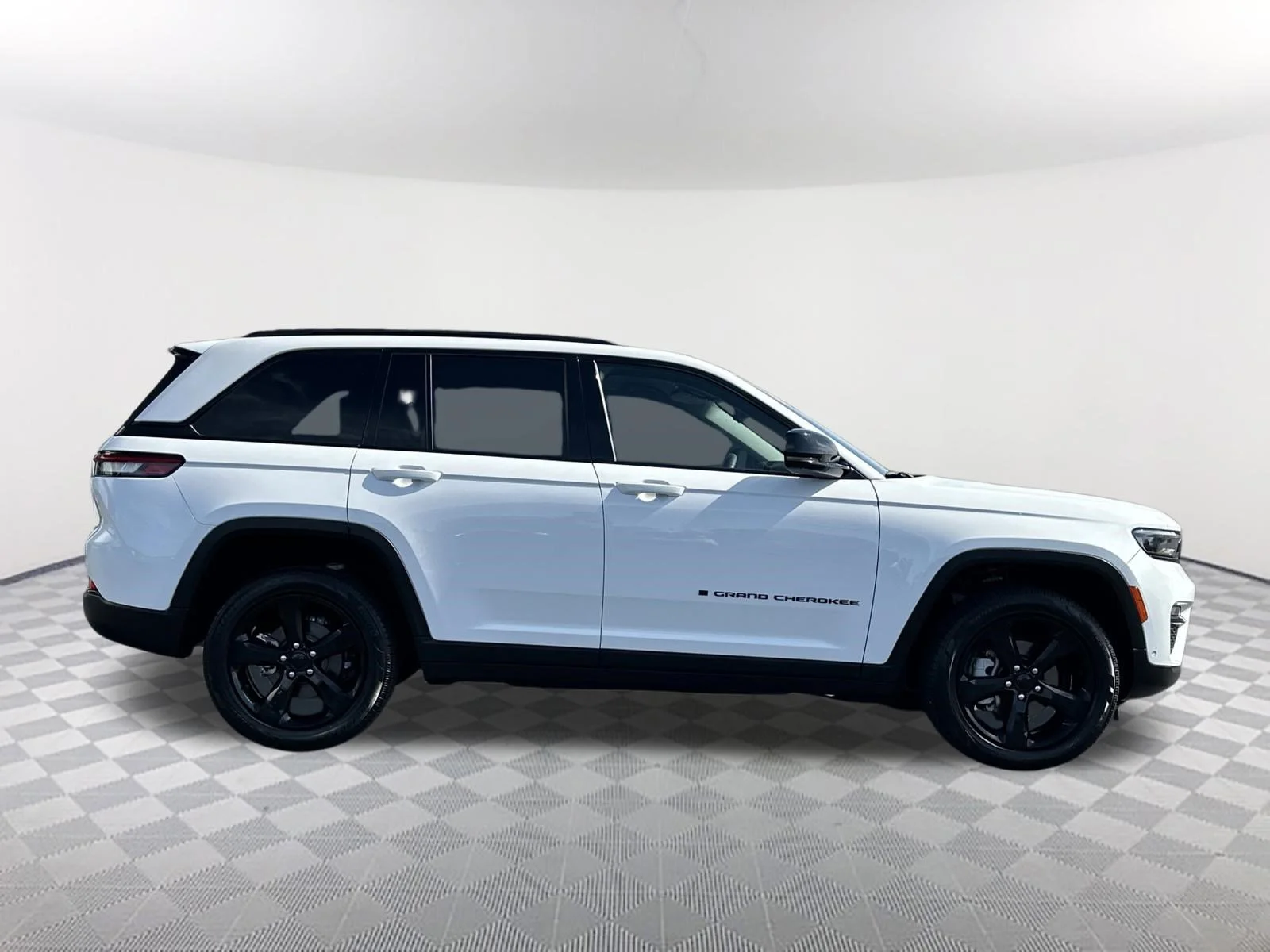 Used 2023 Bright White Clear Coat Jeep Limited image 4