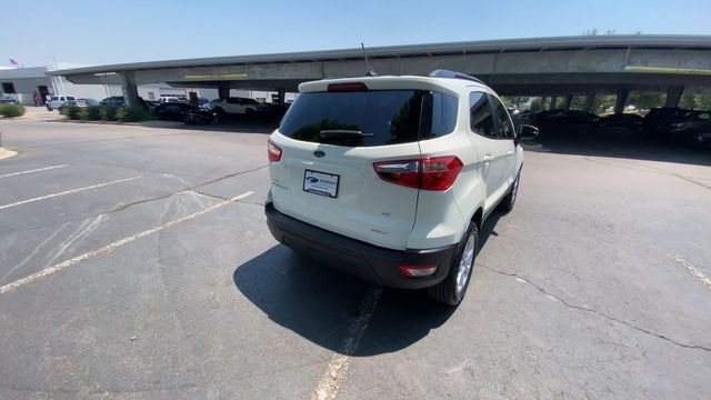 Used 2021 White Ford SE image 7