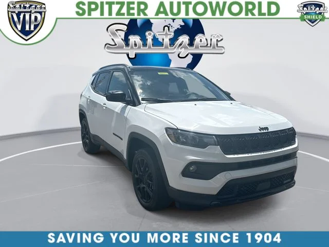 Used 2023 White Jeep Latitude image 2