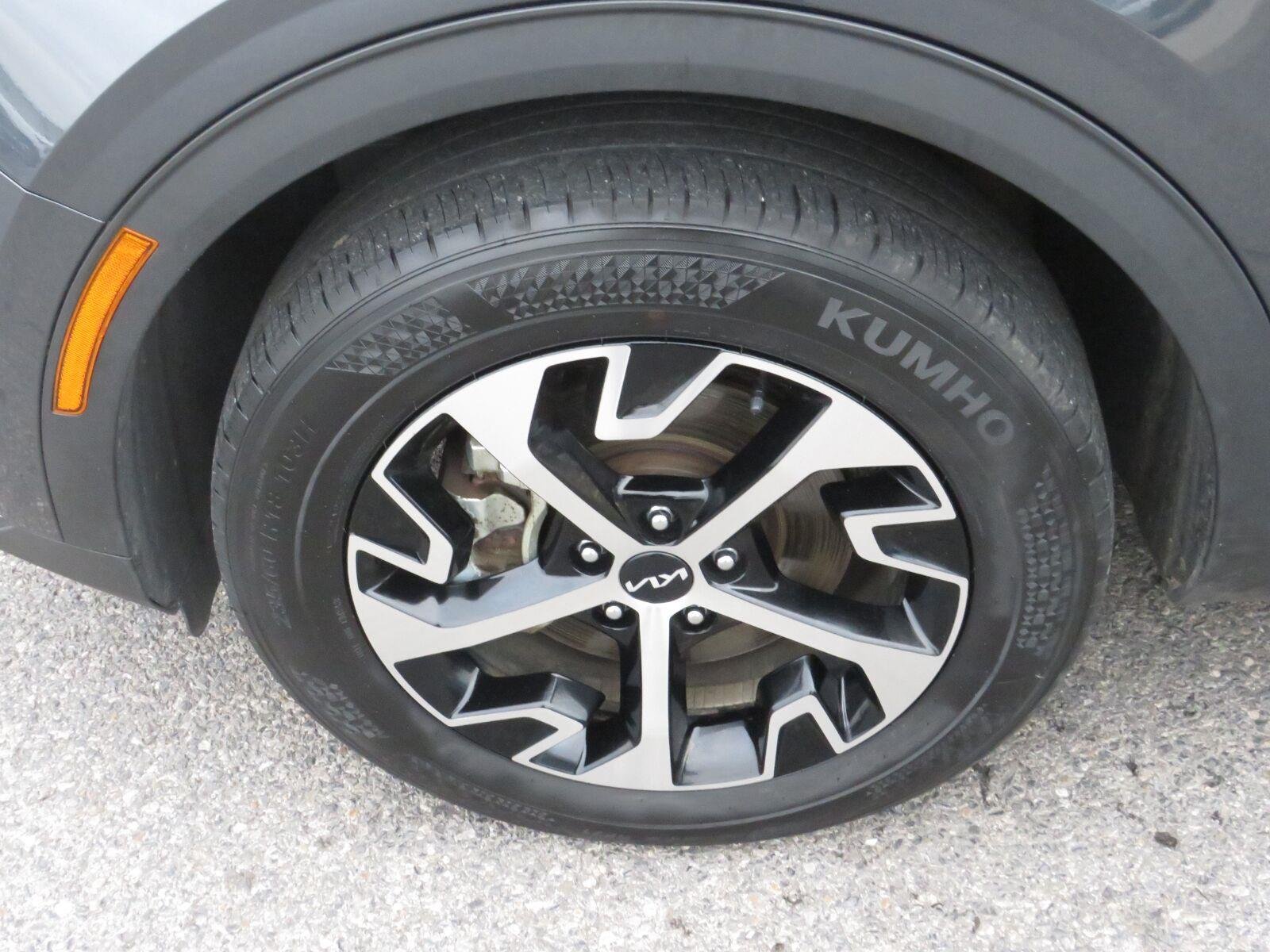 Used 2024 Gravity Gray Kia EX image 16