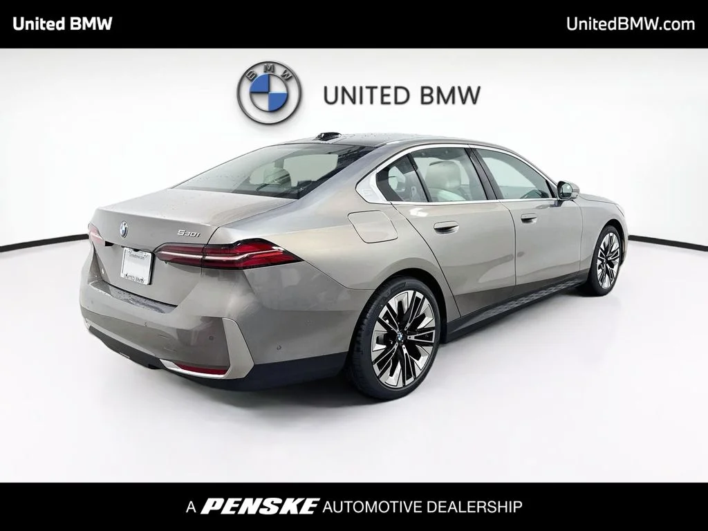 New 2027 Oxide Grey Metallic BMW 530i image 5