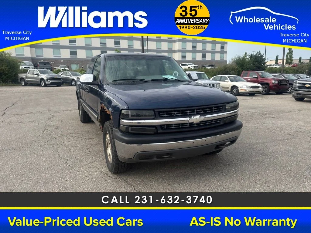 Used 2000 Indigo Blue Metallic Chevrolet LS image 7