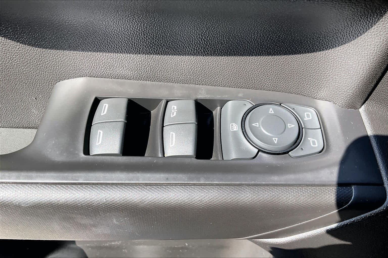 Used 2021 SHADOW GRAY METALLIC Chevrolet Custom image 29