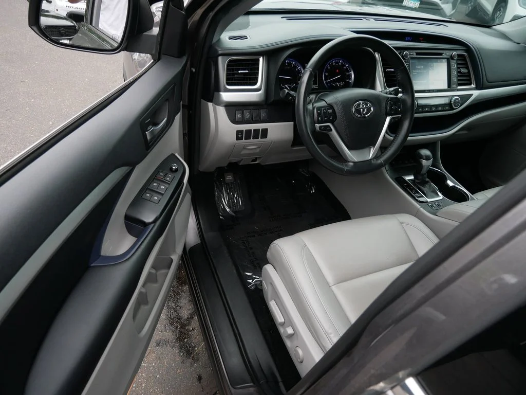 Certified Used 2019 Gray Toyota XLE image 10