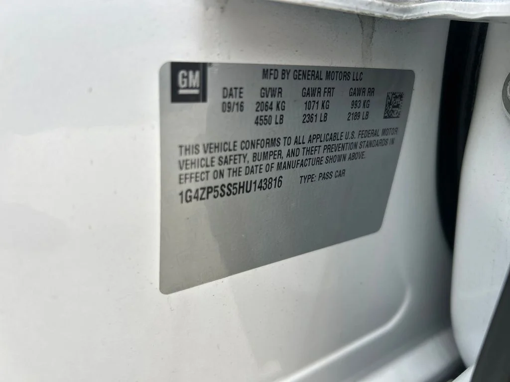 Used 2017 White Buick Essence image 29
