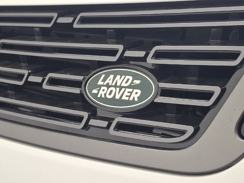 New 2027 Fuji White Land Rover SE image 22