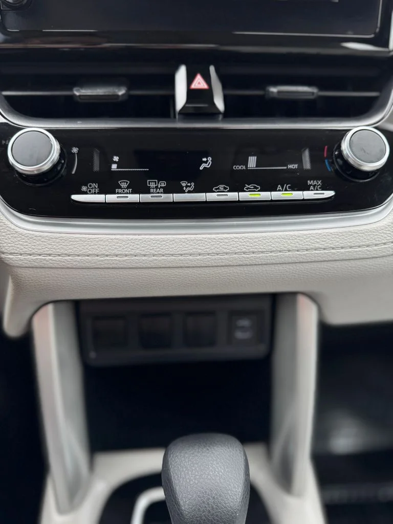 Used 2025 Silver Toyota L image 29