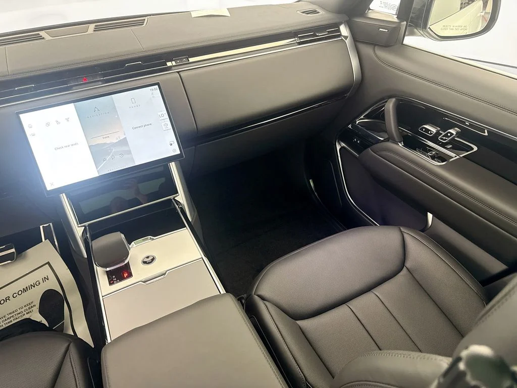 New 2026 Fuji White Land Rover SE image 23