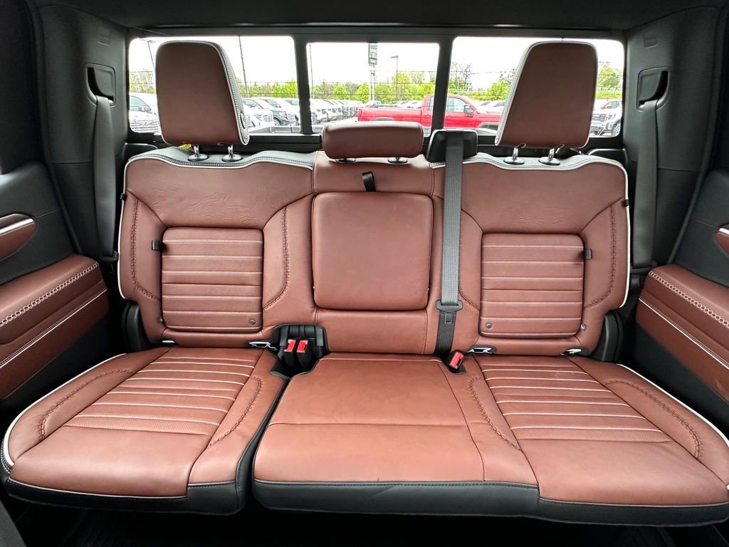 New 2026 Glacier White Tricoat GMC Denali Ultimate image 24