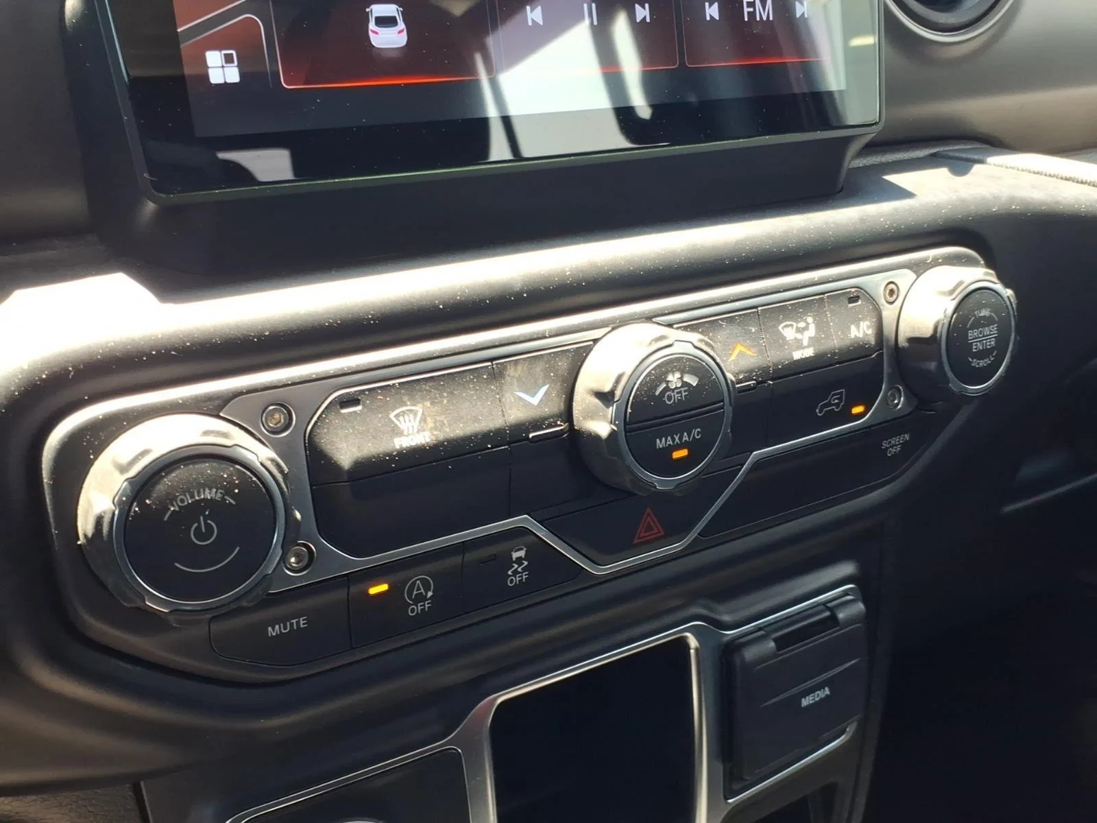 Used 2022 Snazzberry Pearlcoat Jeep Sport image 23