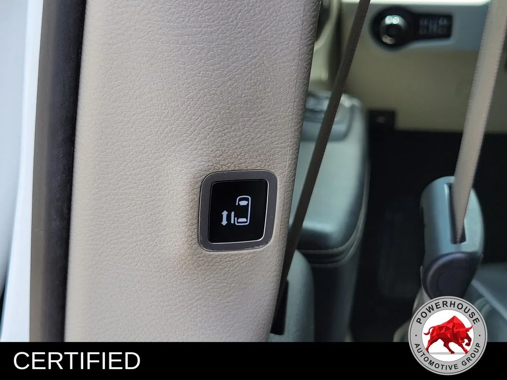 Used 2022 White Chrysler Touring L image 17