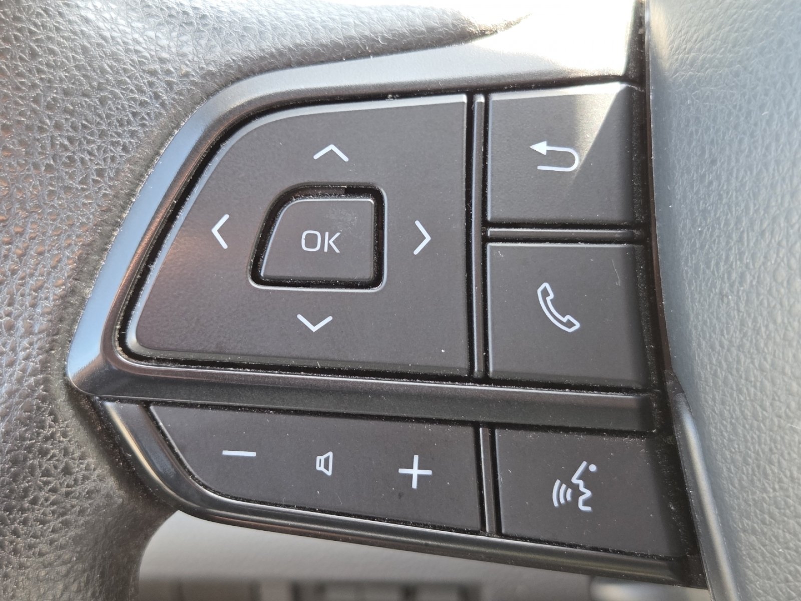 Used 2024 Gray Toyota Hybrid LE image 9