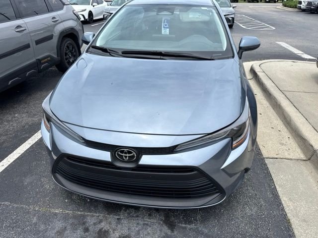 Used 2025  Toyota LE image 2