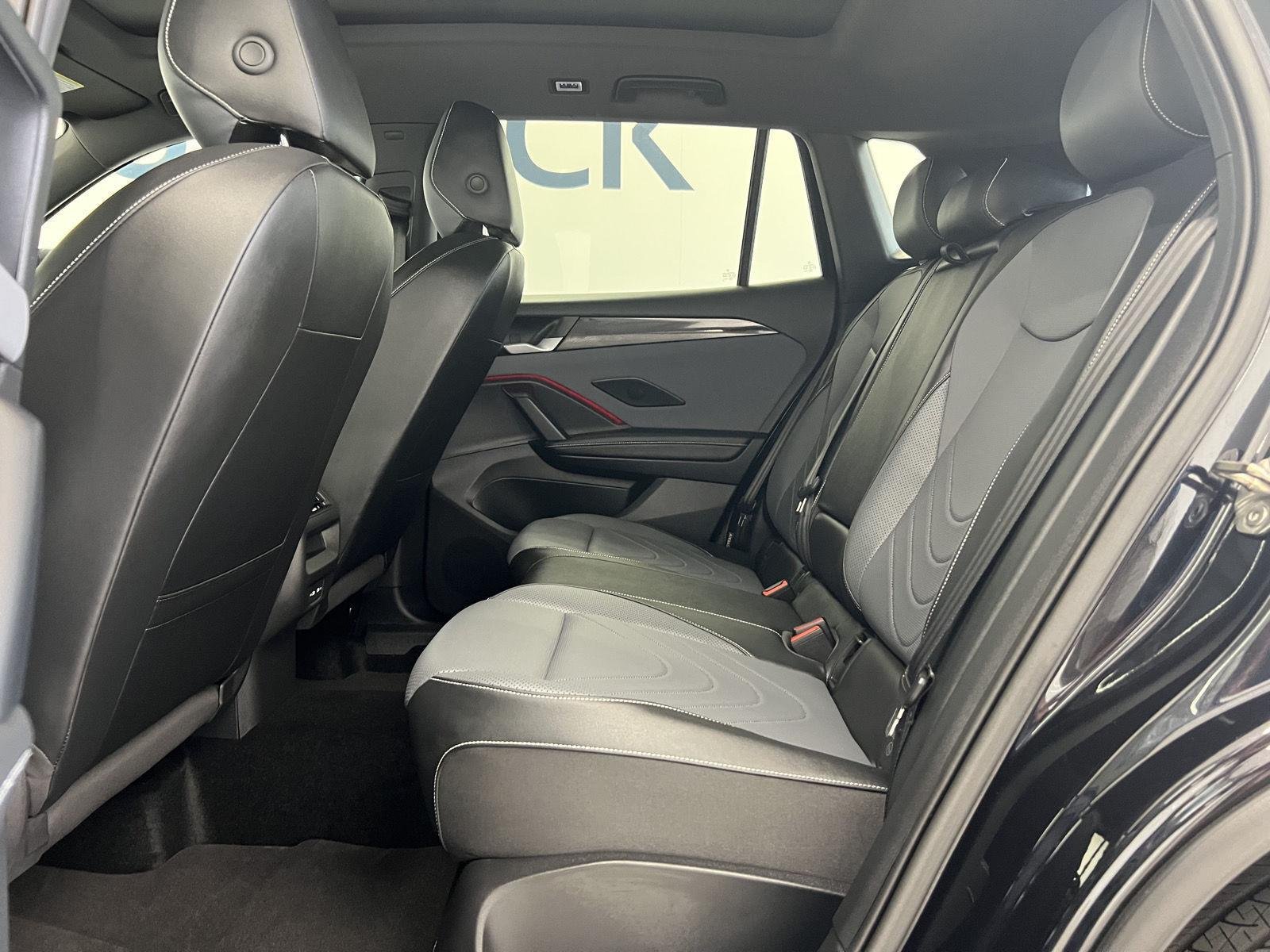 2025 Volkswagen Tiguan SE R-LINE BLACK - Photo 6