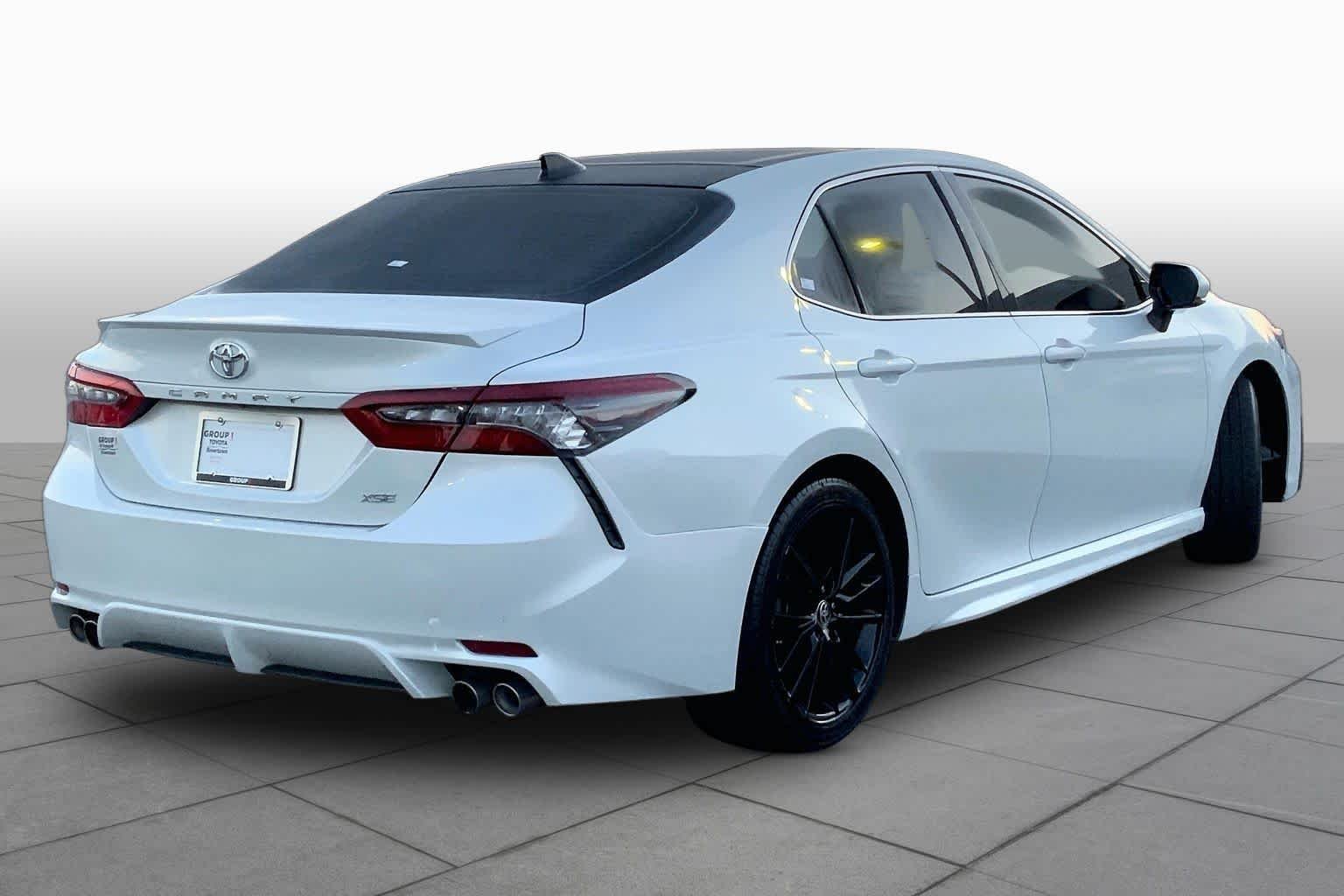 Used 2022 Wind Chill Pearl Toyota XSE image 12
