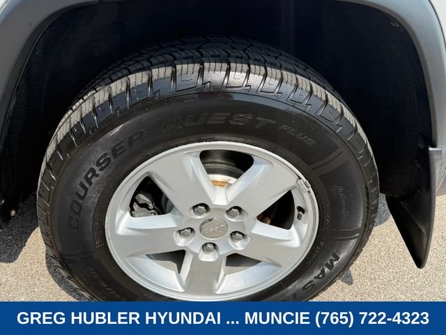 Used 2013 Silver Jeep Laredo image 12