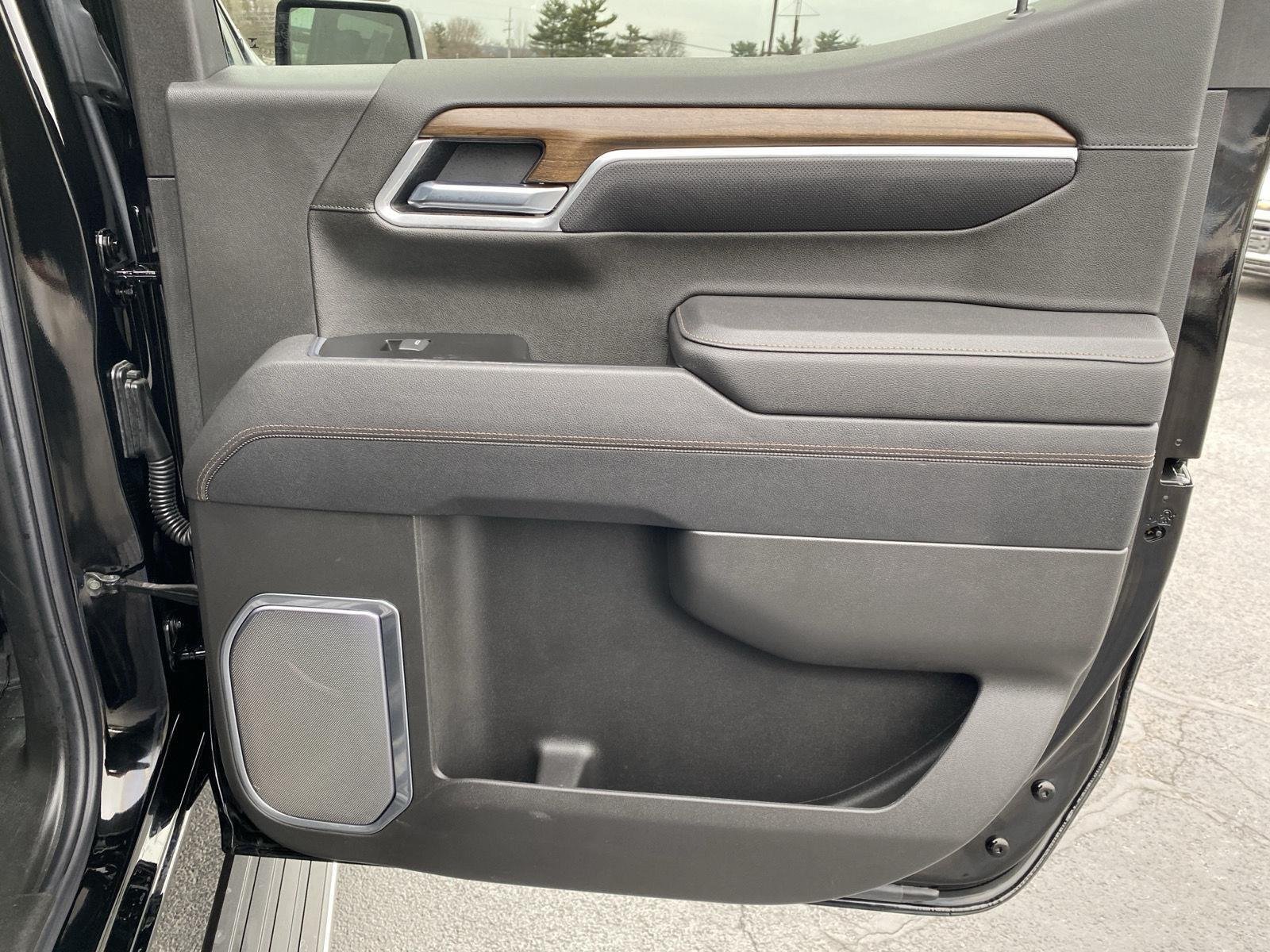 2025 Chevrolet Silverado 1500 High Country - Photo 39