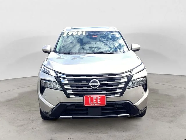 Used 2024 Champagne Silver Metallic Nissan Platinum image 8