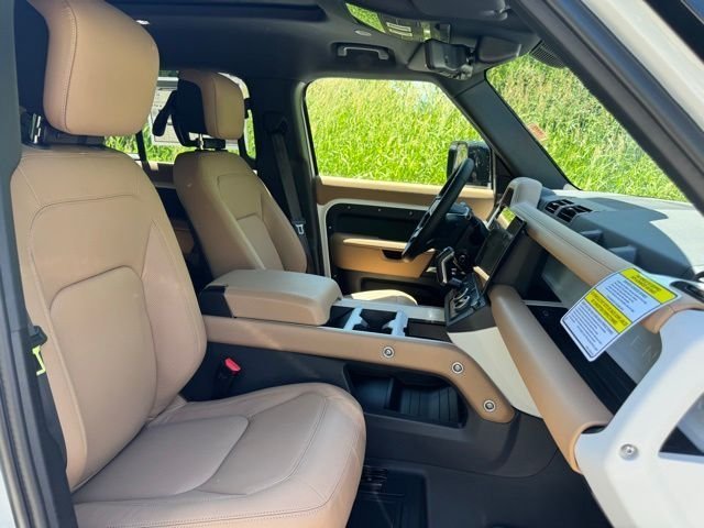 New 2026 Fuji White LAND ROVER X-Dynamic SE image 23