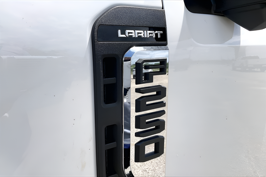 New 2026 Star White Metallic Tri-Coat Ford Lariat image 16