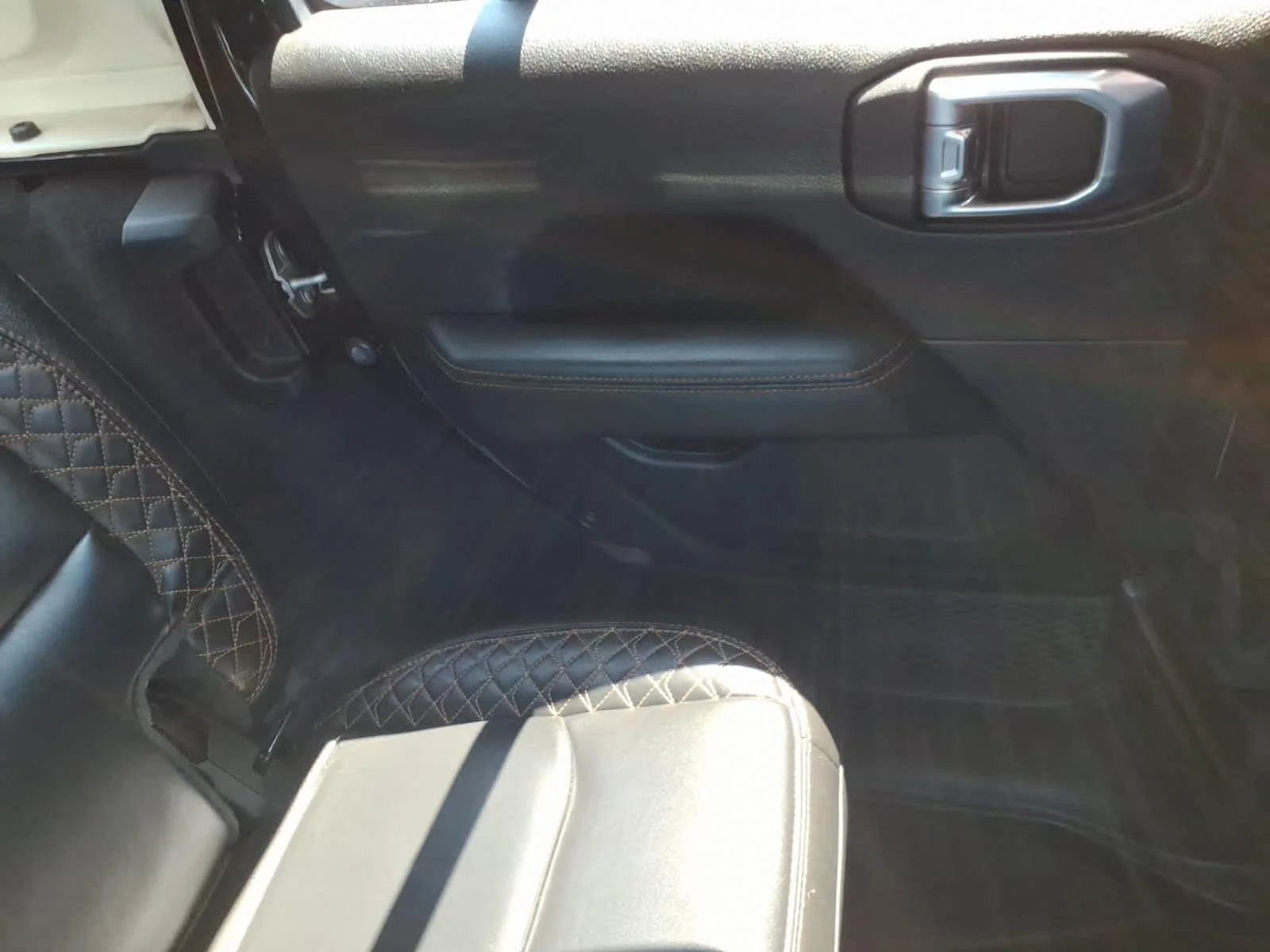 Certified Used 2022 Black Clearcoat Jeep Unlimited High Altitude image 21