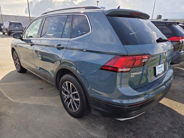 Used 2019 Silk Blue Metallic Volkswagen SE image 6