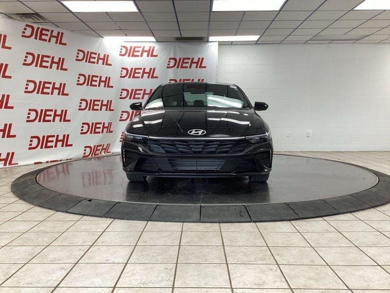 New 2026 Black Hyundai SEL Sport image 2