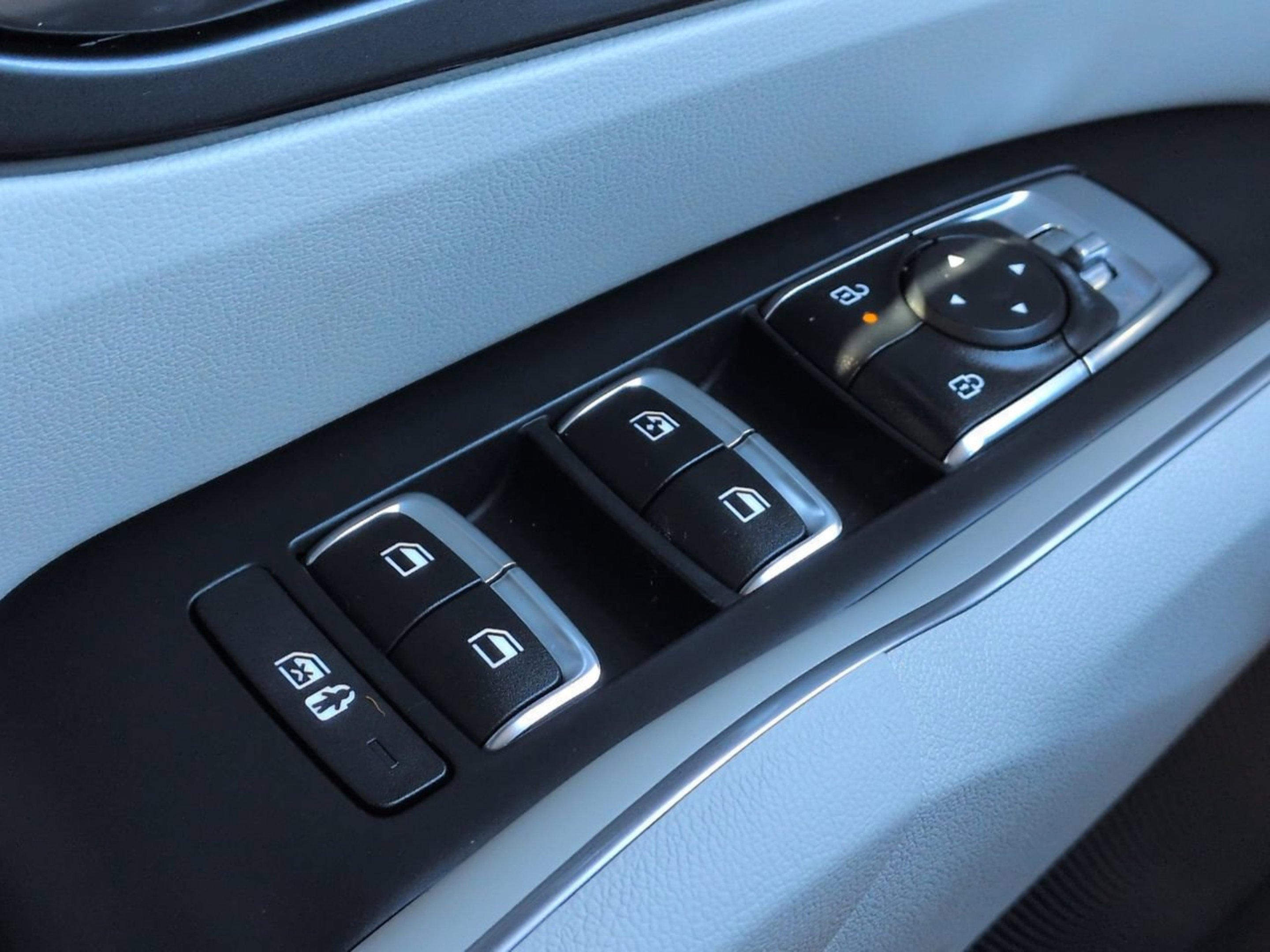 Used 2025 Panthera Metal Kia S image 24