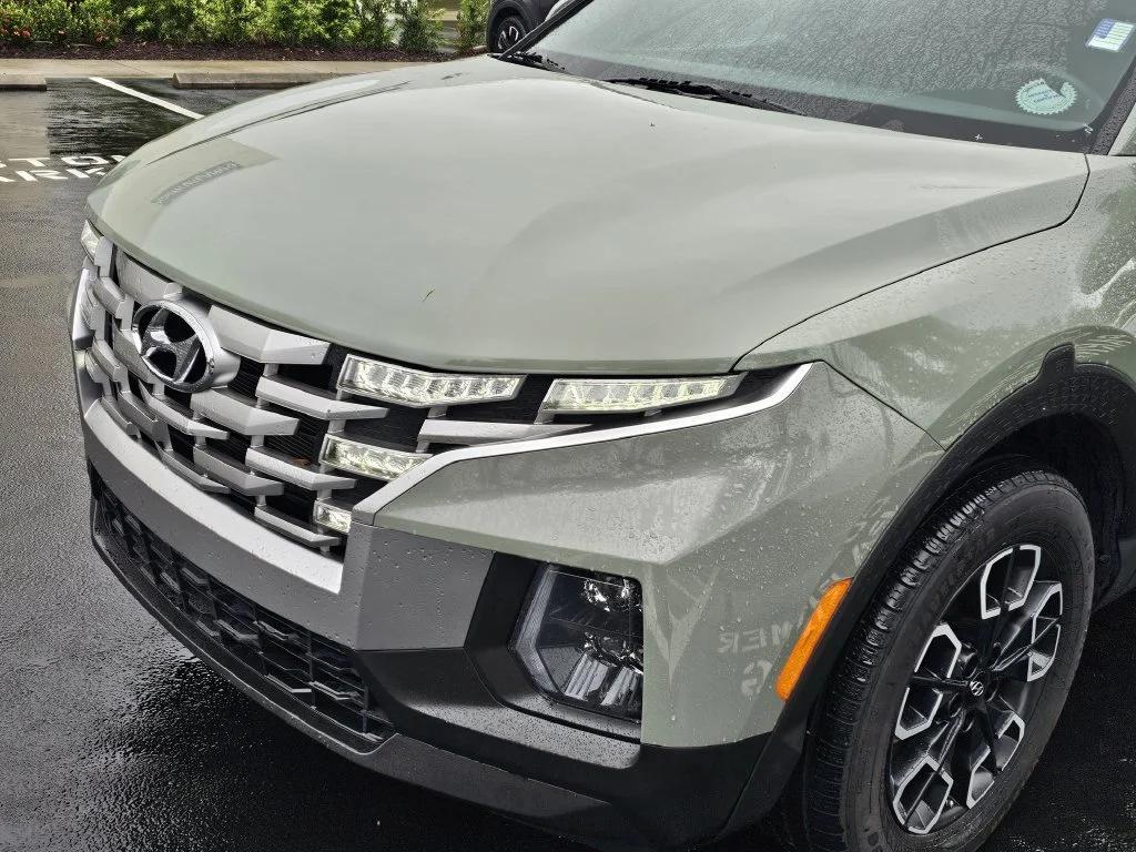 Used 2022 Green Hyundai SEL Premium image 6