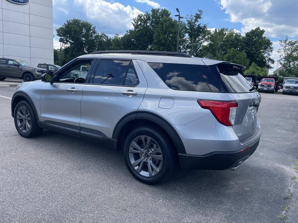 Used 2023 Silver Ford XLT image 3
