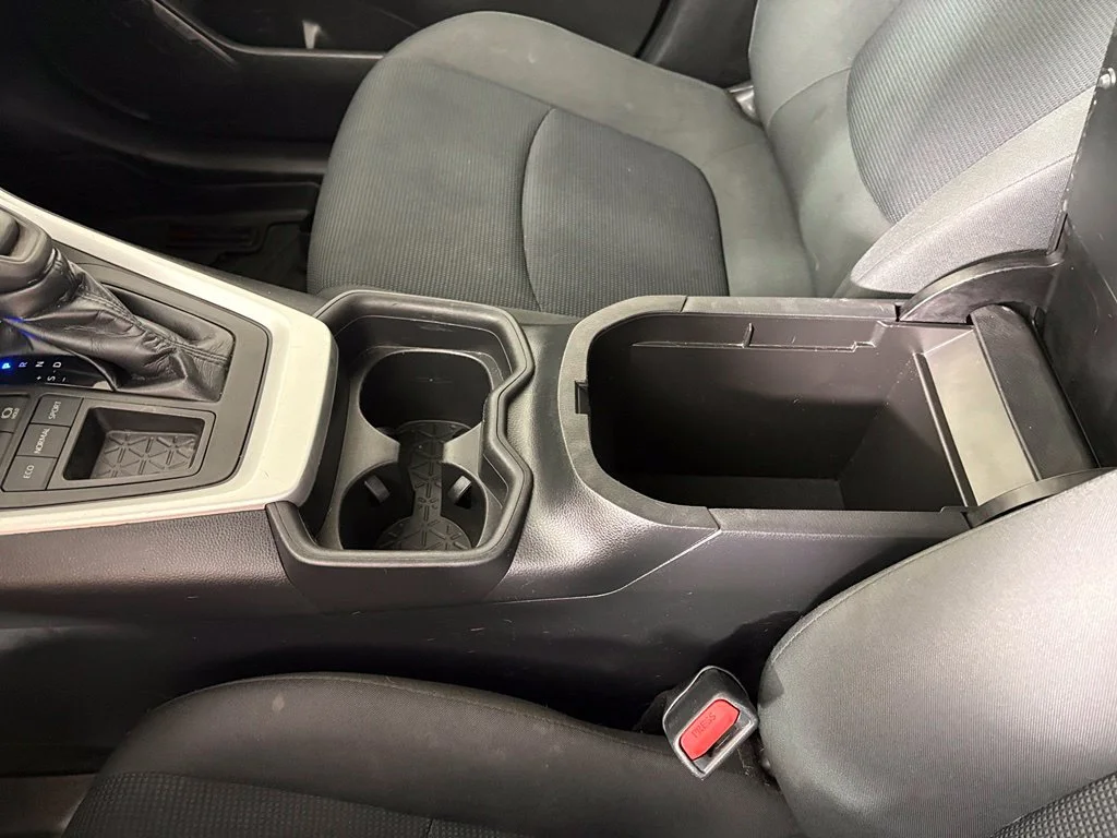 Used 2021 Red Toyota LE image 33