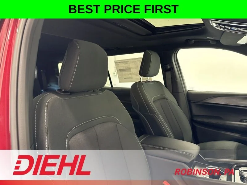 New 2026 Velvet Red Pearl-Coat Exterior Paint Jeep Laredo image 15