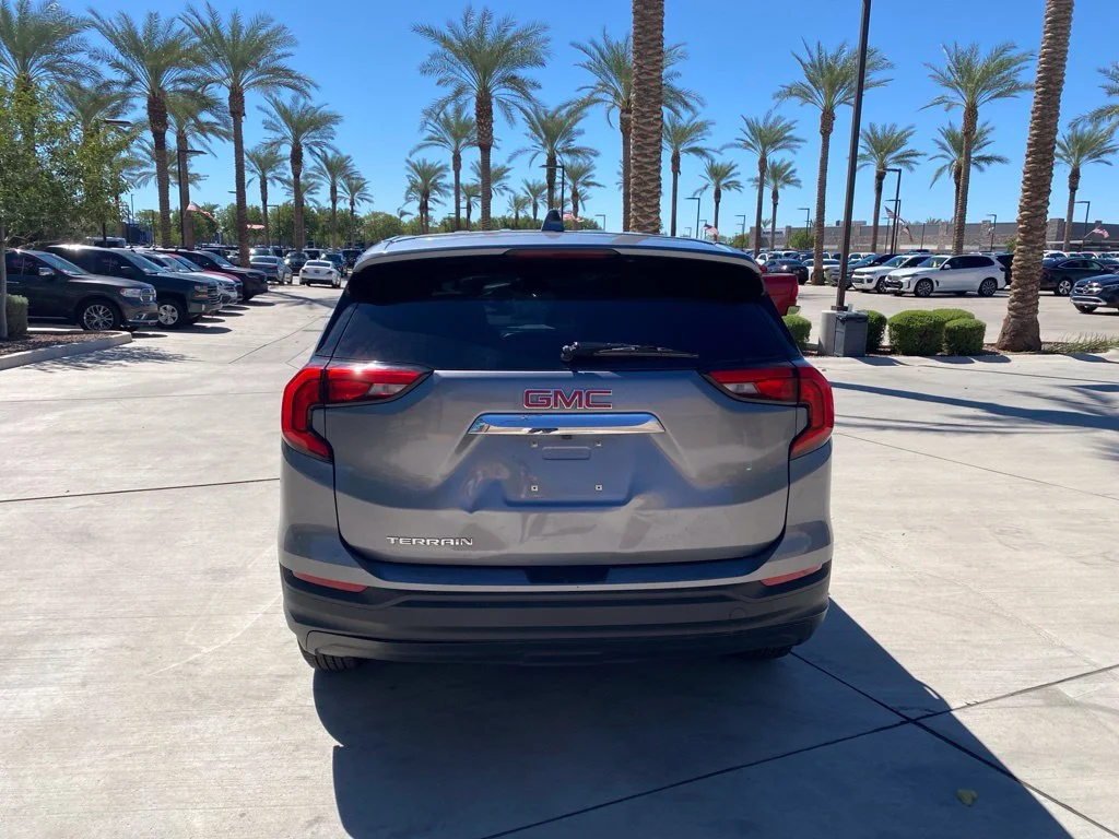 Used 2020 Gray GMC SLE image 4