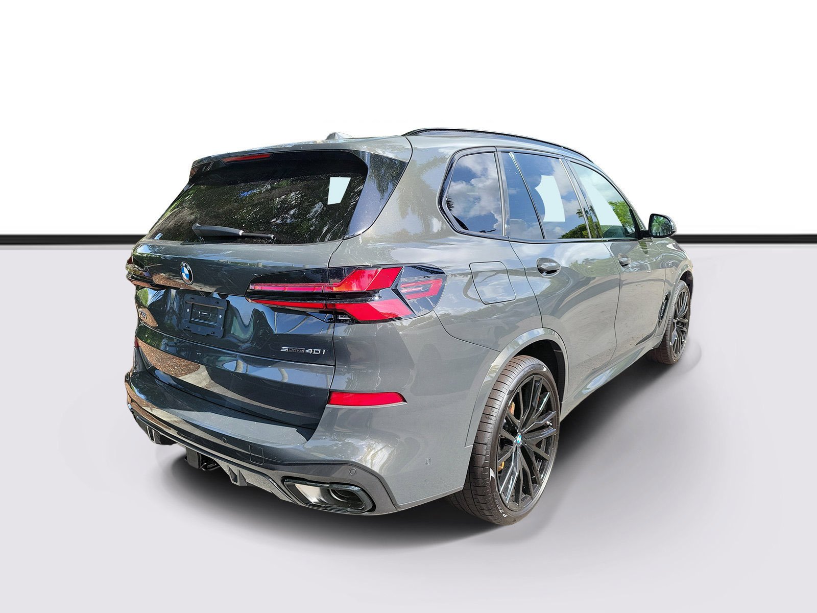 New 2026 Dravit Grey Metallic BMW sDrive40i image 4