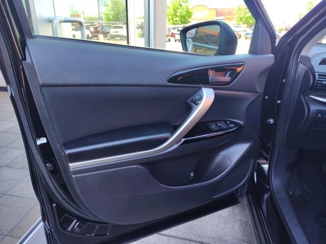 Used 2024 Black Mitsubishi LE image 12