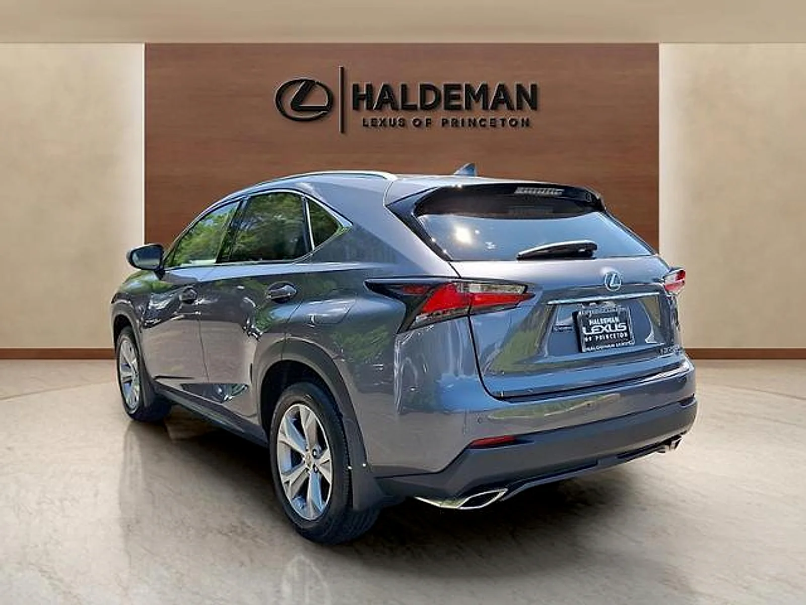 Used 2017 Nebula Gray Pearl Lexus  image 4