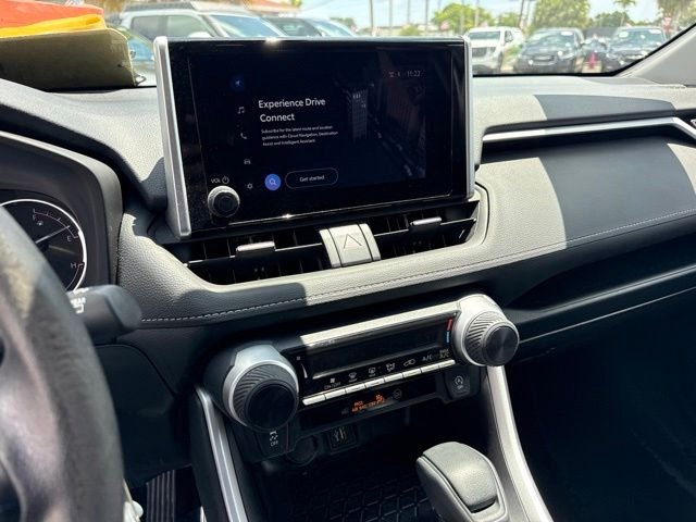 2025 Toyota RAV4 LE - Photo 20