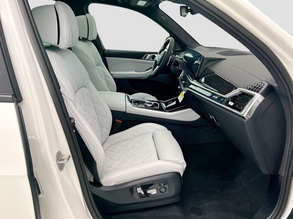 New 2026 Alpine White BMW xDrive50e image 19